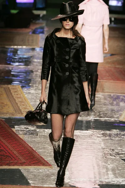 Look 14